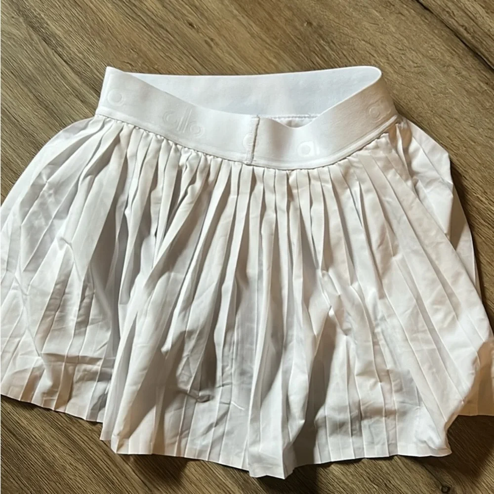 ALO Yoga White Pleated Mini Skirt